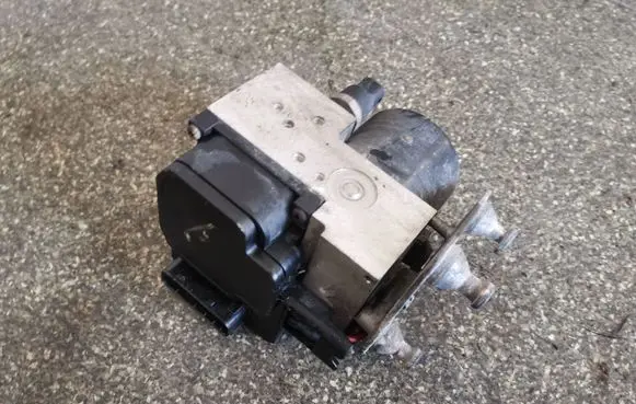 Mercedes-Benz A W168 ABS Pump 0265202461 A0044310912