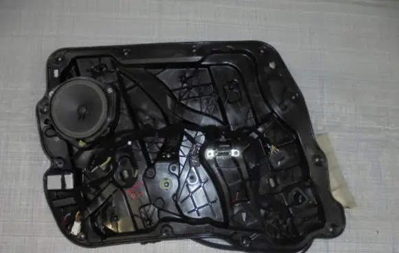 Alfa Romeo Stelvio Front window lifting mechanism without motor