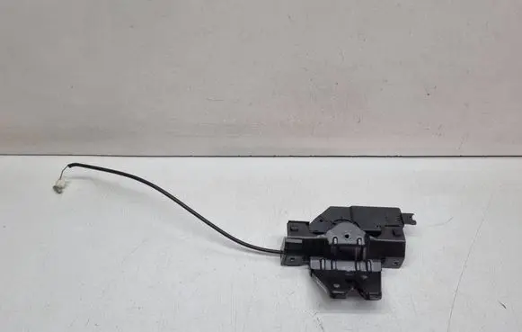 BMW 3 E46 Tailgate/trunk/boot lock/catch/latch 8196401