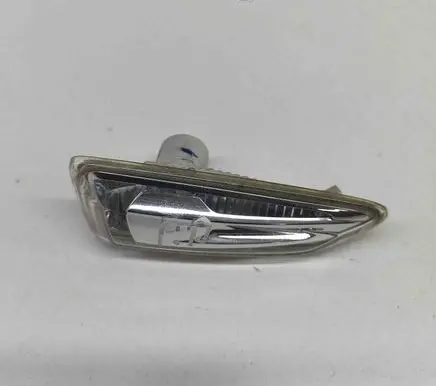 Opel Crossland X Front fender indicator light 13193575