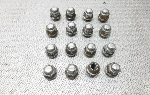 Hyundai i20 (PB PBT) Nuts/bolts 