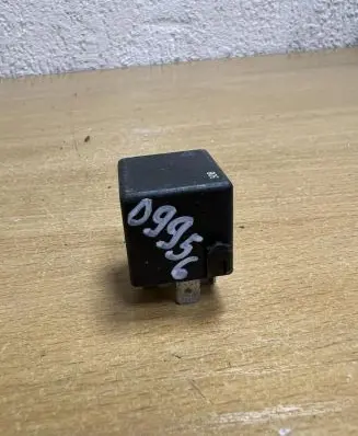 Audi A6 S6 C5 4B Other relay A0025421319 D9956