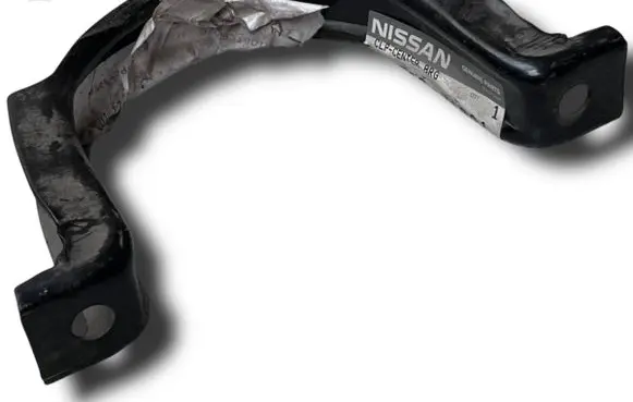 Nissan Almera N16 Oil filter mounting bracket Q252 3750831G01