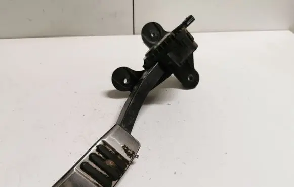 Ford Mustang V Accelerator throttle pedal CR339F836AA
