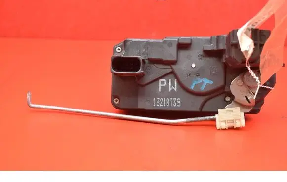 Opel Zafira C Rear door lock 13210739