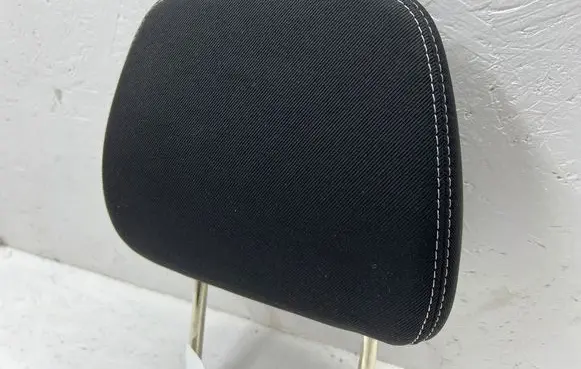 Suzuki Vitara (LY) Front seat headrest 