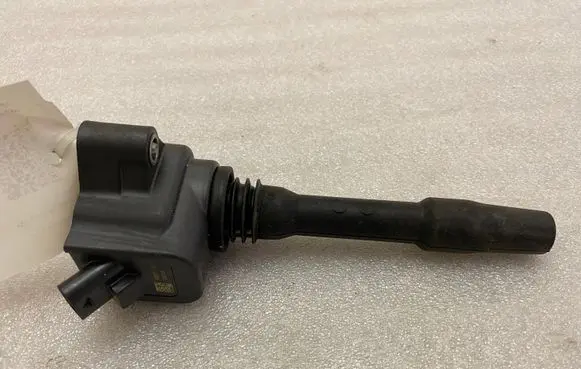 BMW 2 F46 High voltage ignition coil 8647463