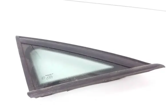 Seat Altea Front triangle window/glass 5P0845412