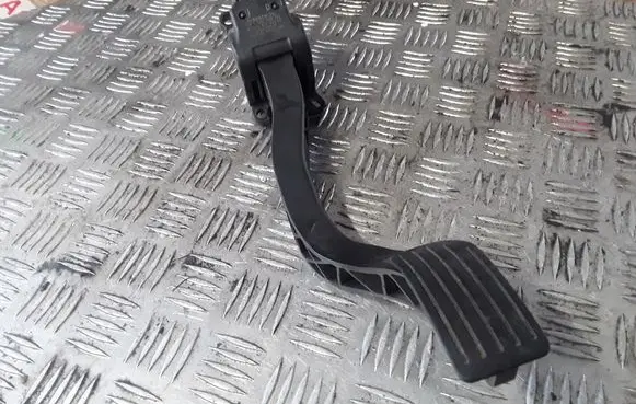 Peugeot 308 Accelerator pedal position sensor 0280755102 9681434380