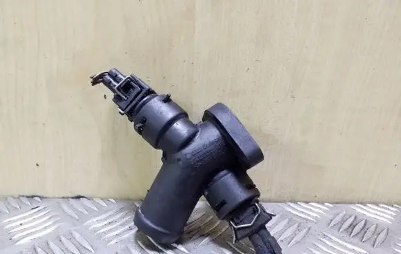 Volkswagen Transporter - Caravelle T4 Engine coolant pipe/hose 074121132
