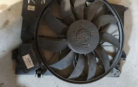 Mercedes-Benz E W211 Air conditioning (A/C) fan (condenser) A2115000493 885001749