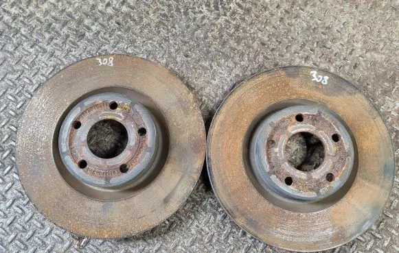 Ford Escape IV Front brake disc