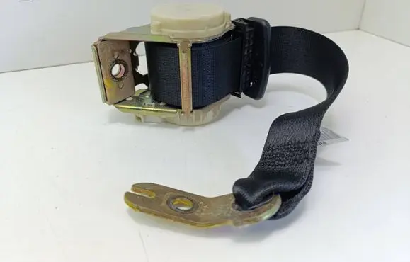 BMW 5 E60 E61 Rear seatbelt 7065095