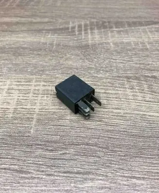 Renault Trafic I Other relay 7700414484