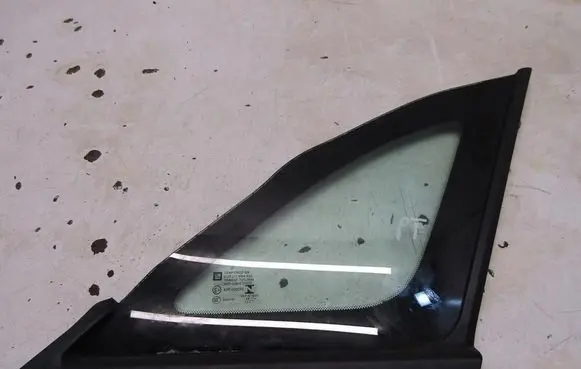 Opel Crossland X Rear side window GMAUTO4574097
