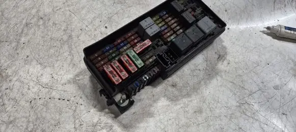 Mercedes-Benz R W251 Fuse module A1645403072