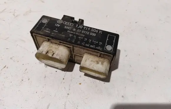 Volkswagen Golf IV Fan control module 1J0919506K 898972000