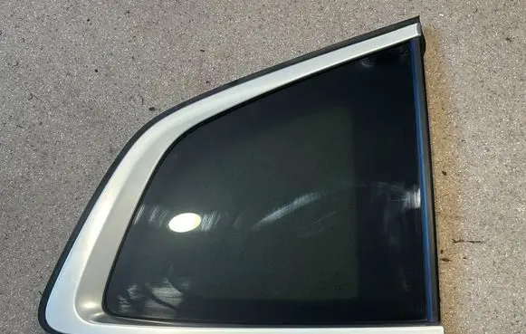BMW X3 G01 Rear side window 7410068