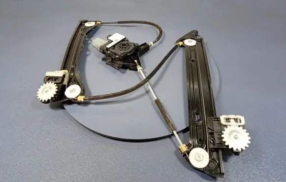 BMW 2 F44 Front door window regulator with motor 9851142