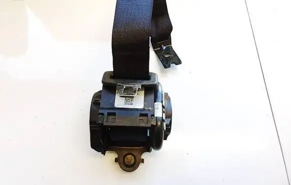 Rear seatbelt