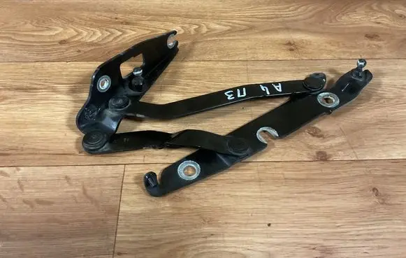 Audi A4 S4 B7 8E 8H Tailgate/trunk/boot hinge 8E5827302C