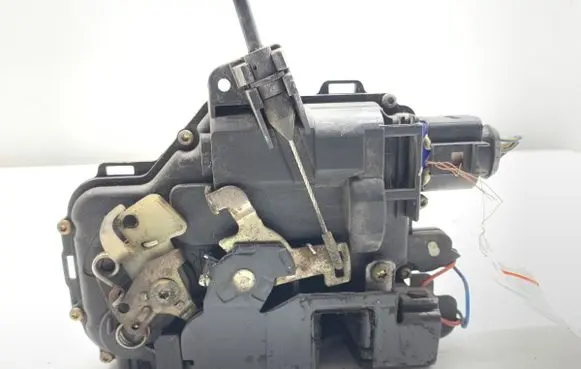 Skoda Fabia Mk1 (6Y) Front door lock 3B1837015AM