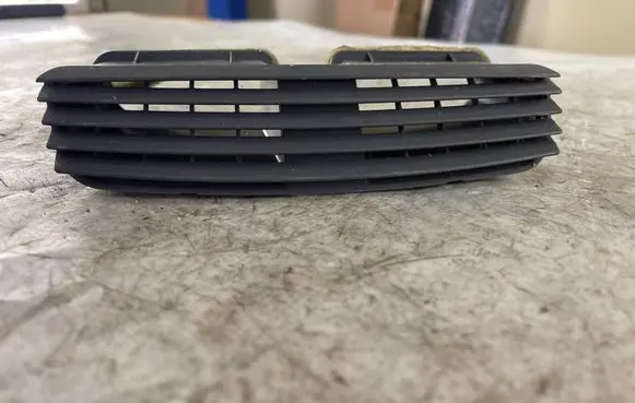 Mercedes-Benz S W221 Dash center air vent grill A2216890066
