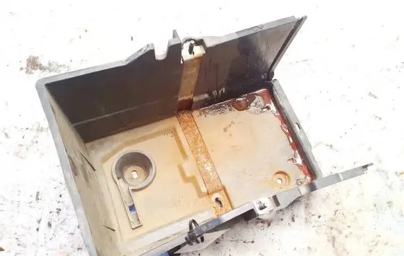Ford Focus Battery box tray 