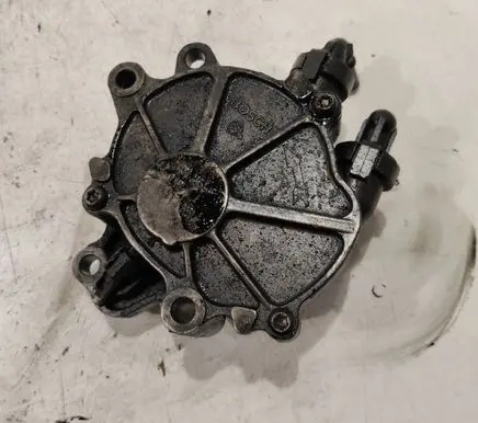 Peugeot 607 Vacuum pump 4R8Q2A451AE