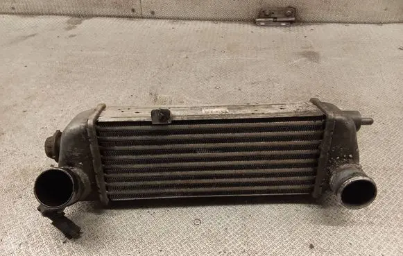 Hyundai i30 Intercooler radiator 282712A610