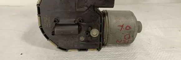 Volkswagen Golf Plus Wiper motor 5M0955120 0390241780 0503032