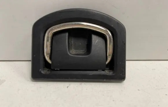 Volkswagen PASSAT B8 Tie down hook / loop 5M0863503