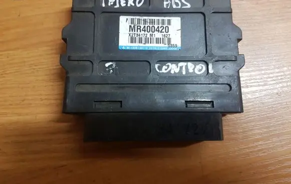 Mitsubishi Pajero ABS control unit/module MR400420 X2T34172M1