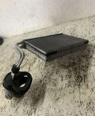 BMW 1 E81 E87 Air conditioning (A/C) radiator (interior) 
