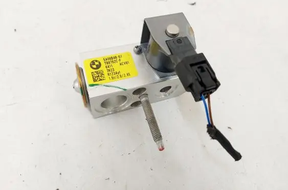 BMW iX1 Air conditioning (A/C) expansion valve 5A06B48