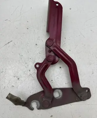 Engine bonnet/hood hinges