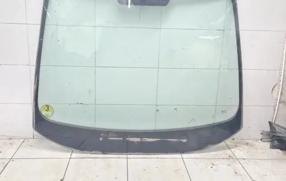 Opel Zafira A Front windscreen/windshield window AS1