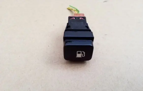 Citroen C4 I Picasso Fuel tank opening switch 96530658XT