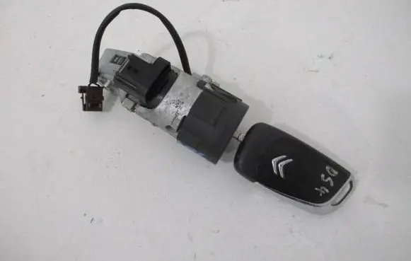 Citroen DS4 Ignition key/card 9674000680 9663123380