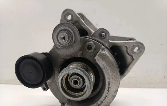 Nissan Qashqai J12 Generator/alternator 2310A1749R