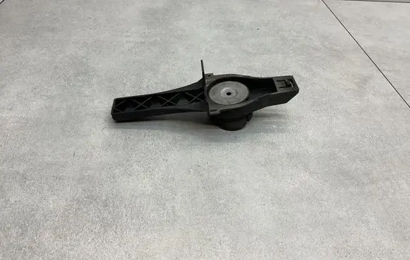 Audi Q3 8U Radiator mount bracket 8K0805201A