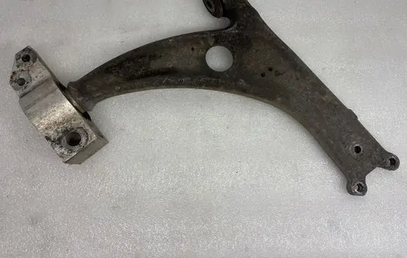 Front lower control arm/wishbone