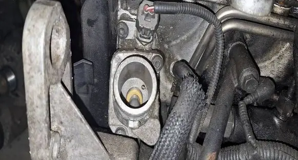Volvo XC90 Engine coolant pipe/hose 