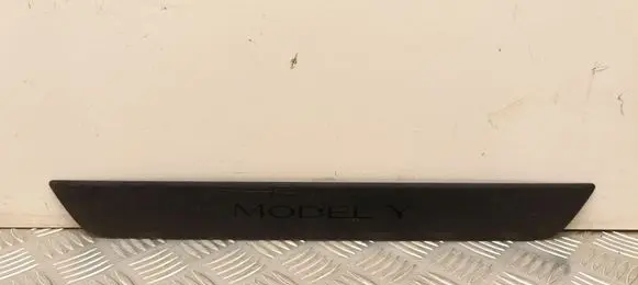 Tesla Model Y Front sill trim cover 149430100B
