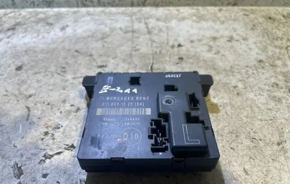 Mercedes-Benz E W211 Door control unit/module 2118201526 356805