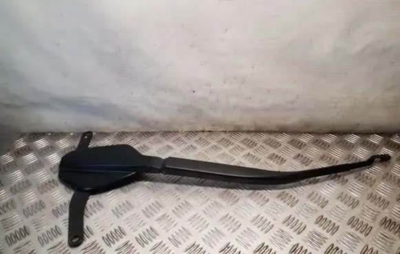 Lexus RX 450H Front wiper blade arm