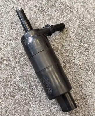 BMW X5 E70 Headlight washer pump 7217792 67127217792