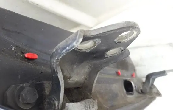 Mitsubishi Carisma Front door upper hinge