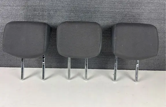 Renault Clio IV Rear seat headrest 