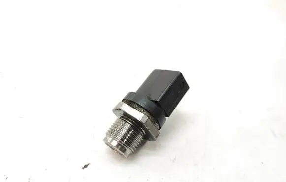 BMW 3 E90 E91 Fuel pressure sensor 0281002948